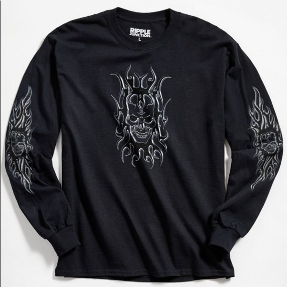 Urban Outfitters y2k skulls long sleeve tee